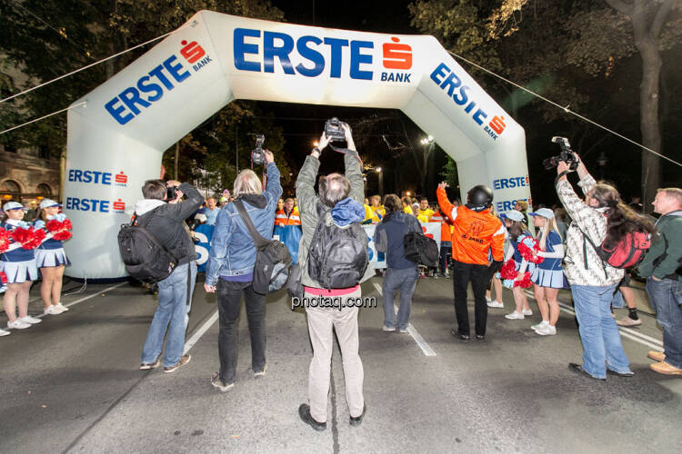 Erste Bank Vienna night run 2013, Startbereich, Fotografen
