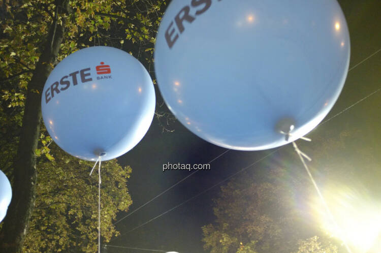 Erste Bank Vienna night run 2013, Luftballons