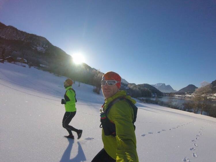 Thomas Rottenberg Mein Sportschnappschuss des Jahres 2016: Nichts Weltbewegendes - aber der wundervolle Abschluss eines gar nicht wundervollen Jahres. 
Im Bild - geschossen am 31.12.2016 bei einer Runde rund um den Grundlsee - ist alles, was mich heuer aufrichtete: Die besten Freunde der Welt. Draussensein. Und jedes Mal aufs Neue erkennen, dass man das, was wirklich zählt, nicht kaufen kann: Es beginnt immer einen Schritt außerhalb der eigenen Konfortzone - und ist genau deshalb unbeschreiblich -  - Voten und/oder auch sich selbst nominieren unter http://www.facebook.com/groups/Sportsblogged